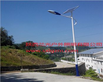 6米太陽能路燈-青海省安康市漢濱區(qū)項目